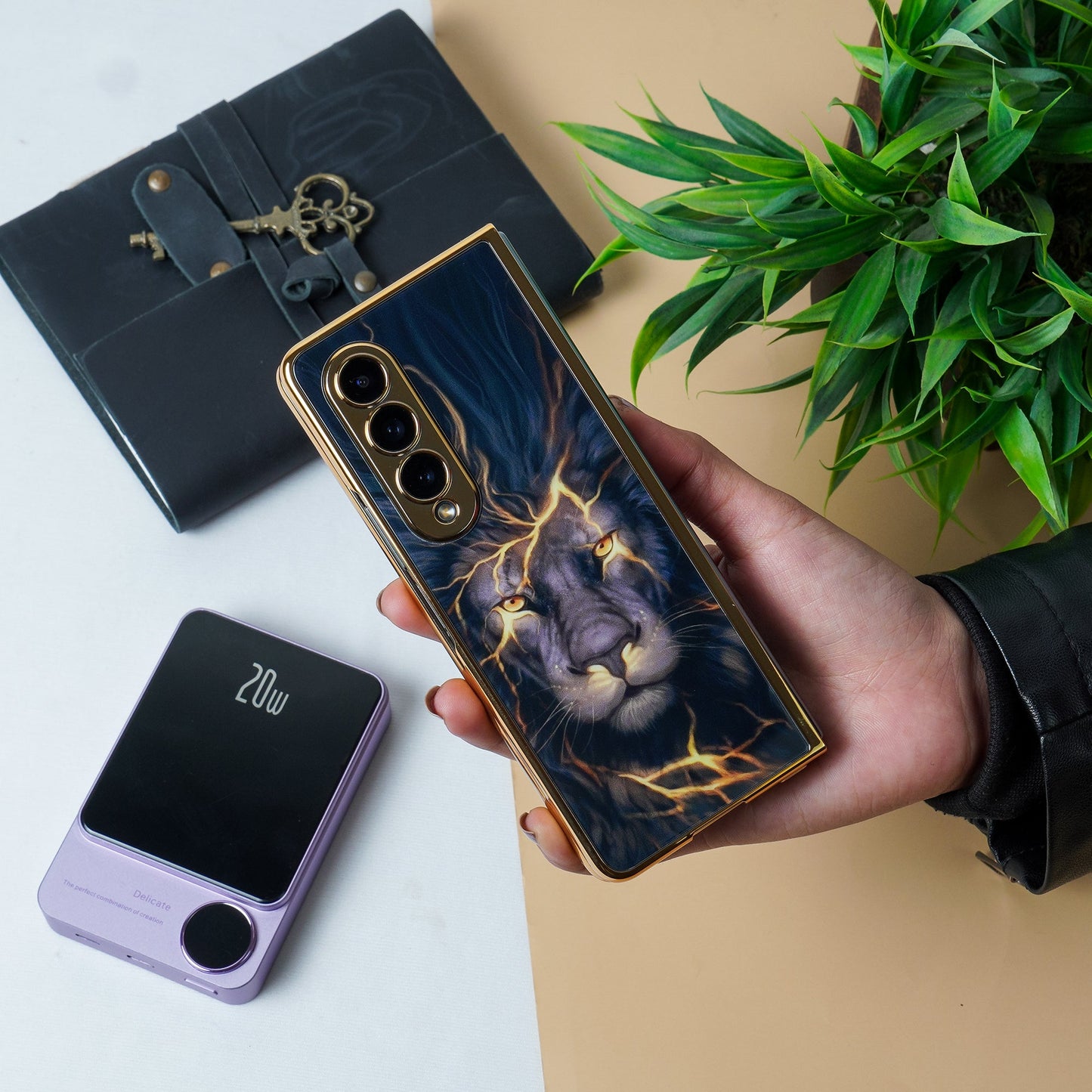 Galaxy Z Fold4 Lion Pattern Glass Case